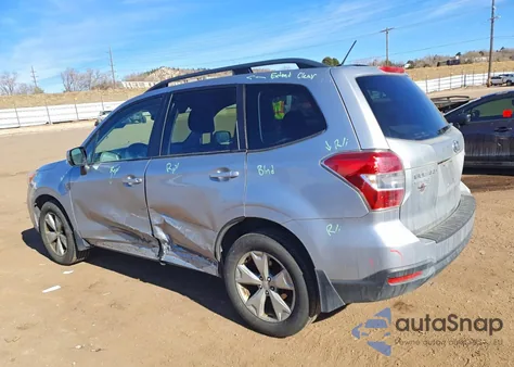 2015 Subaru Forester 2.5I Premium z USA, uszkodzony, nr VIN JF2SJAFC7FH541118